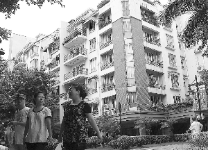 楼价的快速上涨引起市民高度关注。图为深圳四季花城小区。