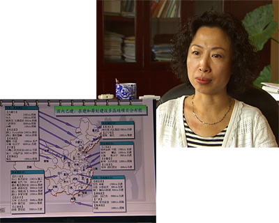 图片02：在多晶硅行业主管部门一份呈报给中央有关领导的报告显示：到2009年6月底，我国已有19家企业多晶硅项目投产，另有10多家企业在建，扩建多晶硅项目，总规划产能预计到2010年，将超过10万吨，这些产能若全能兑现，将超过全球需求量2倍以上，中国电子材料行业协会经济技术管理部主任鲁瑾告诉记者，他们目前正在进行调研，希望有关部门修改多晶硅审批目录，提高多晶硅在环保和规模上的限制。