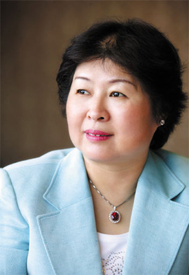 玖龙造纸有限公司董事长张茵。