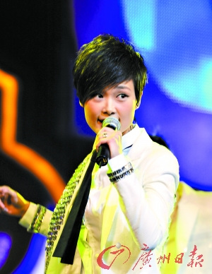 极富个性的李宇春被视为“80后”的标志性人物。 CFP供图