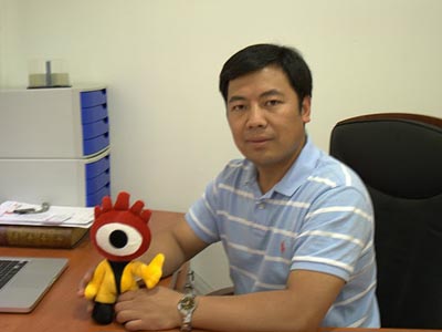 西班牙华侨华人协会常务副主席，西班牙亚洲贸易中心总裁毛峰。(图片来源：新浪财经 董航 摄)