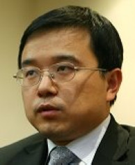 王亚伟