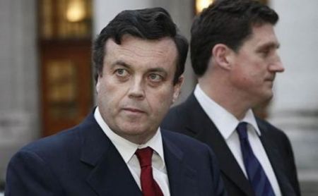 爱尔兰财长勒尼汉(Brian Lenihan)承诺将在本周五前公布救助盎格鲁爱尔兰银行及爱尔兰联合银行所需的总成本。