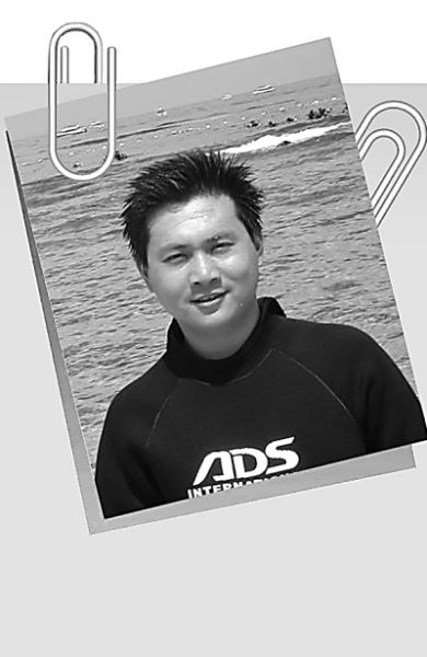 王浩，70后，在上海的河南人。坚持不啃老，省吃俭用，攒够首付，买了套92平方米的房子。 