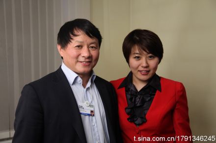 IDG资本创始合伙人熊晓鸽与新浪财经主持人权静合影。(图片来源：新浪财经 张健 摄)