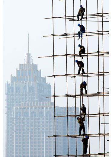 在过去多年里，建筑业为GDP的持续上涨做出了不小的贡献。