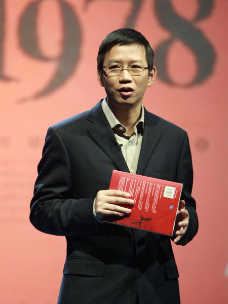 吴晓波在节目录制现场