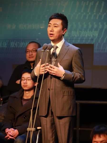 主持人陈伟鸿忠节目录制现场