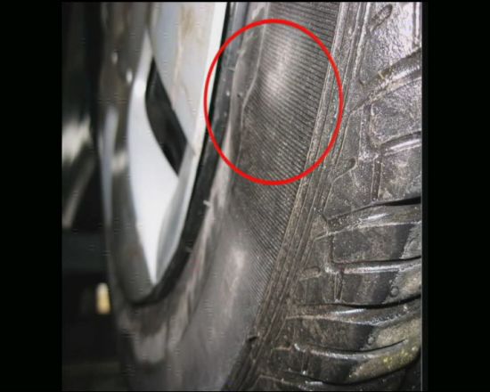 锦湖问题轮胎(央视截图)