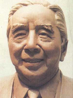 包玉刚(资料图)