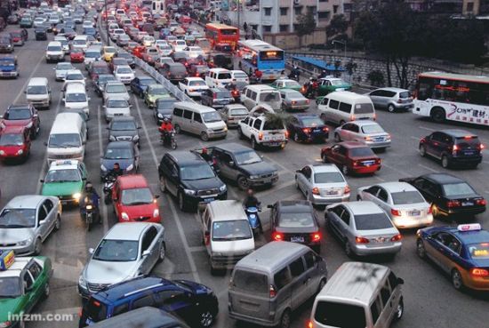 拥堵的贵阳街头。 (CFP/图)