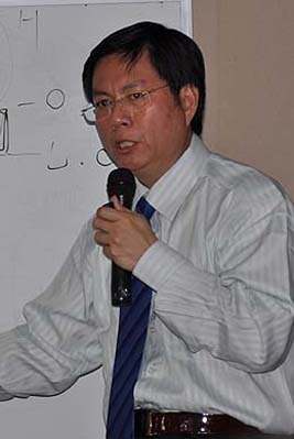 图片为：华讯财经机构投资总监陈文图