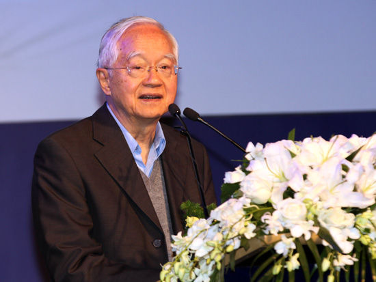 经济学家、国务院发展研究中心高级研究员吴敬琏。(新浪财经 陈鑫 摄)