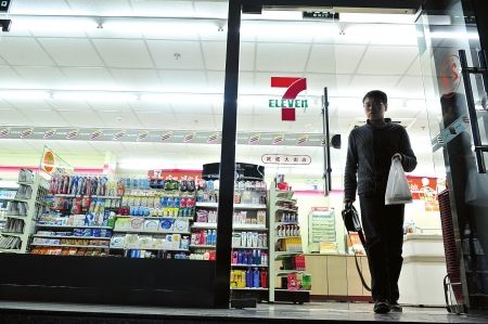     由于竞争激烈，午餐盒饭市场大，却不容易做，7-11便利店的盒饭卖得火，但不意味着一定赚钱