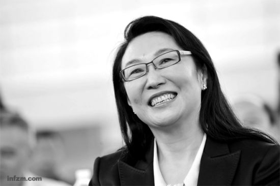 王雪红曾在公司年会上称要挑战乔布斯。乔布斯已经去世，HTC和苹果的战争却远没结束。 (CFP/图)