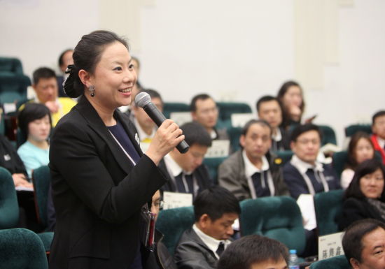 同学们积极参加互动