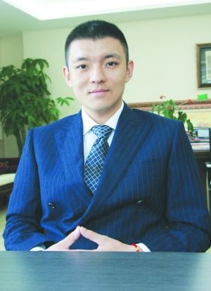 　　夏晨曦，2004年毕业于香港科技大学，获理学硕士学位。2005年5月加入南方基金，历任信息技术部金融工程及固定收益研究员、投资策略与风险控制部固定收益研究员、监察稽核部风险控制员等职务。2008年5月起至今任固定收益部社保投资经理、专户投资经理、企业年金投资经理等职务，拟任南方润元债券基金基金经理。