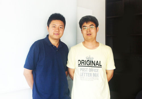 　　(左图为创始人李峻 右图为高级技术总监魏拾俊 图片来源：创业邦)