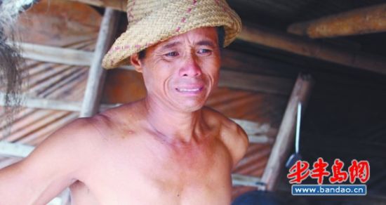 东简镇北园村的村民朱春发说起自己的遭遇，几度哽咽。