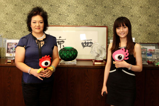 　　03年SARS肆虐，刘央入市抄底一战成名。06至07年，她又为投资人赚得两倍收益，赢得“女股神”和“女巴菲特”的光环。