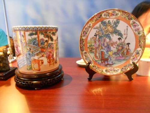 广彩瓷绘”工艺品