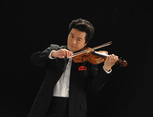 图为著名小提琴家吕思清。(资料图片)