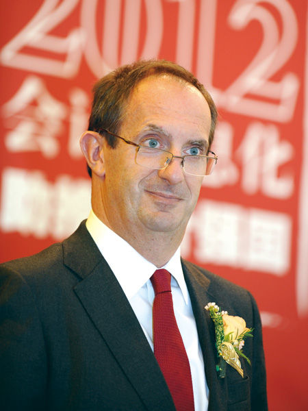 国际会计准则理事会XBRL活动总监 奥利维尔·塞维斯