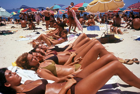 　　今天，里约那些最令人向往的海滩：依帕内玛海滩，莱布隆海滩和科巴卡巴纳海滩都已跻身拉丁美洲最贵区域， 充斥着富人和超级巨富。