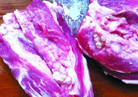 　猪肉带有菜花状异物(圈内) 网友图