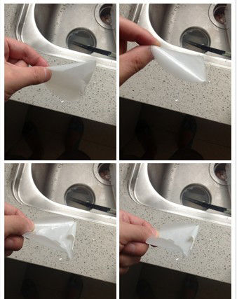 光明优倍牛奶加热后 薄薄的牛奶衣 犹如一张塑料片 