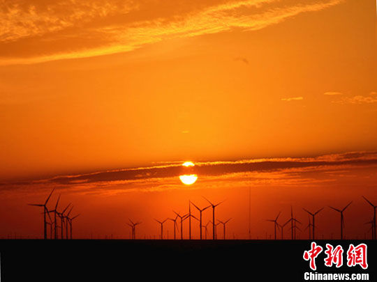  新老风电“贵族”们由于订单的减少今年纷纷裁员，华锐风电更是两度陷入“裁员门”。资料图。