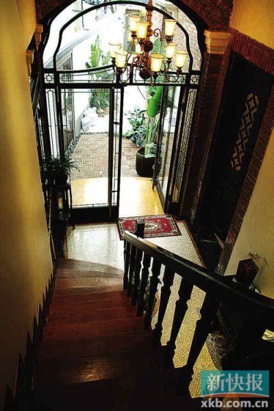 砖拱砌筑的门廊，都依稀带有西式建筑的影子。