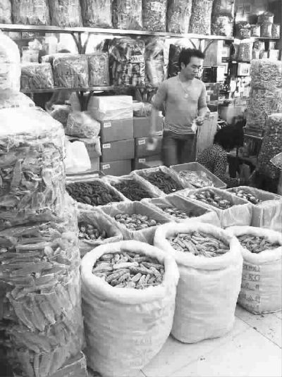 ■以批发鱼翅闻名的广州一德路现在却难觅鱼翅踪影 王文佳摄