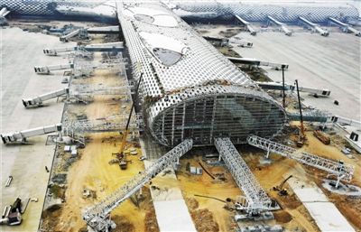 图为近日拍摄的T3航站楼外观。深圳商报记者 施平 摄