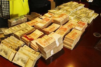 警方追回骗子赃款