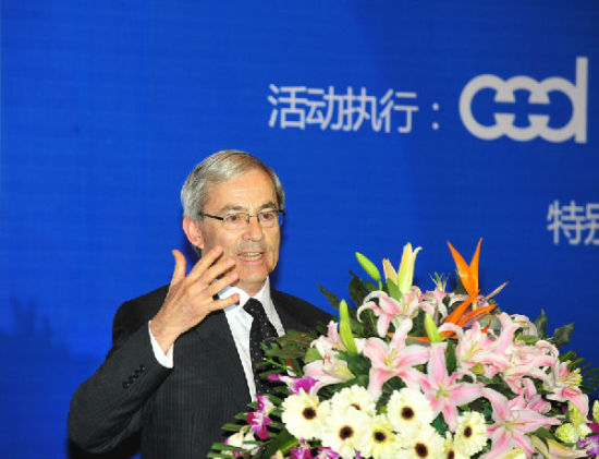 克里斯托弗•皮萨里德斯教授发表演讲