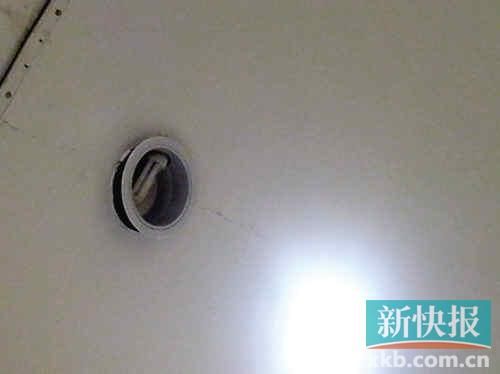  　　■FTC里面的照明装置已然脱落损坏。