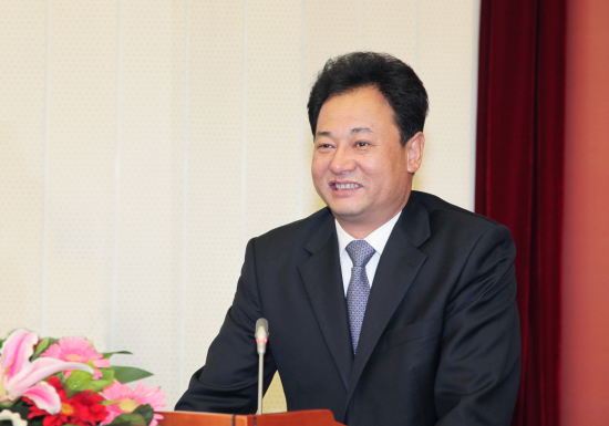 北京大学党委副书记于鸿君教授