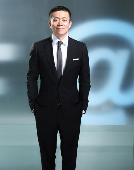 图为新浪董事长兼首席执行官曹国伟