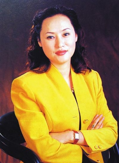 四川国腾实业董事长何燕。