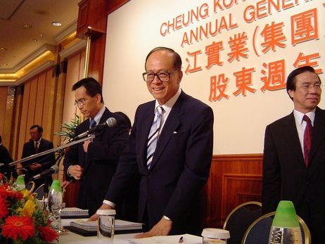 李嘉诚与李泽钜（图片来源网络）