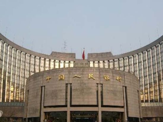 最终全部放开存款利率，需要三至五年时间。在此期间内，银行逐步完成业务转型，而政府进行存款保险和金融企业退出机制的制度建设。