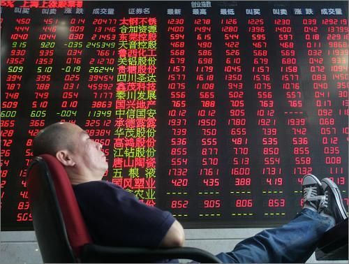 　　光大证券“乌龙指”却事有蹊跷。尤其是光大证券在“失误操作”之前或同时增购了股指期货，且为看空，这足以让人对光大证券相关人员主观心理状态产生强烈质疑。