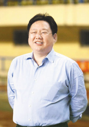 图为大连实德集团原总裁徐明之前照片。(图片来源：资料图)