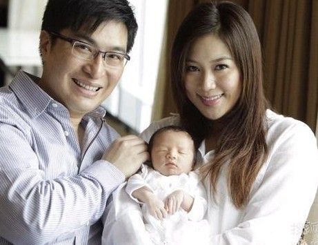 徐子淇成功生子，四叔李兆基向每名员工派发1万元红包。