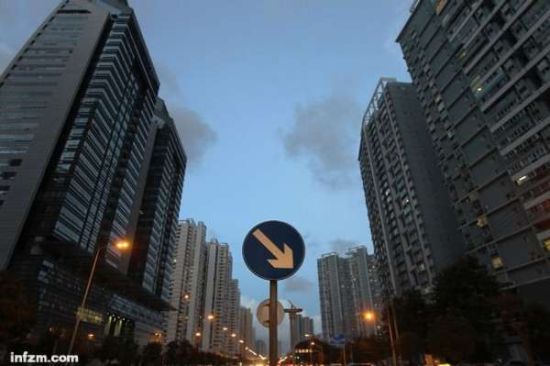 　　到2013年8月，温州房价已经连续23个月下跌。 (东方IC/图)