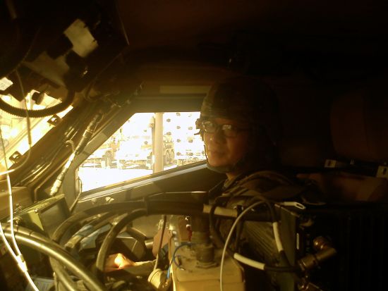 西安姑娘刘倩2011年与部队驻扎在阿富汗。(图片来源：刘倩 提供)