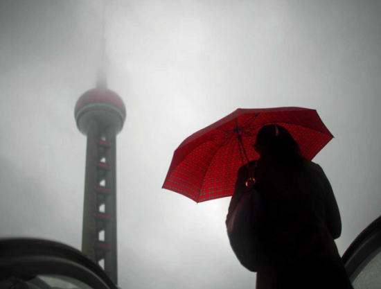 IMF《全球经济展望》报告将中国今明两年GDP增速预期下调至7.6%和7.3%。