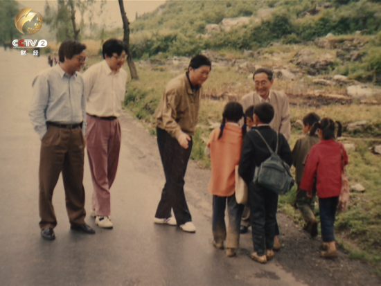 早在2008年，厉以宁就提出农村改革的核心是农村金融问题。