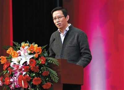 一曰分权，一曰均富。